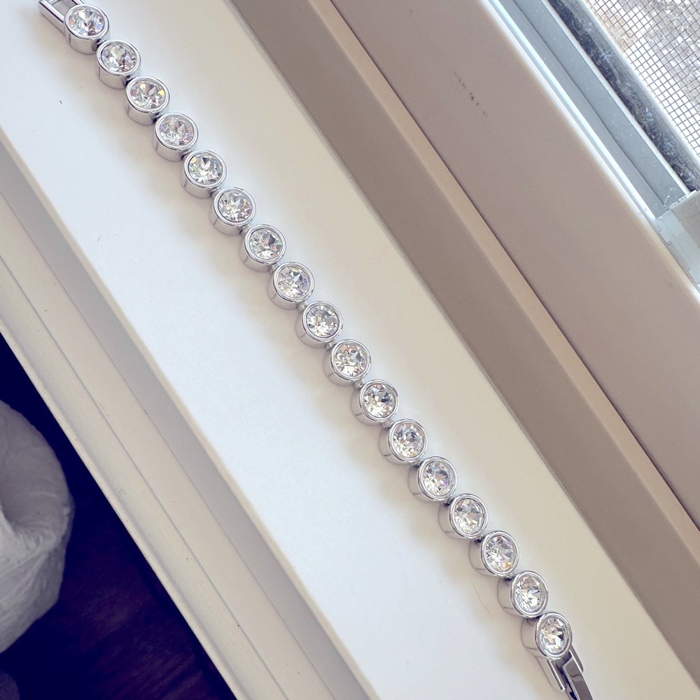 Touchstone white ice bracelet size small